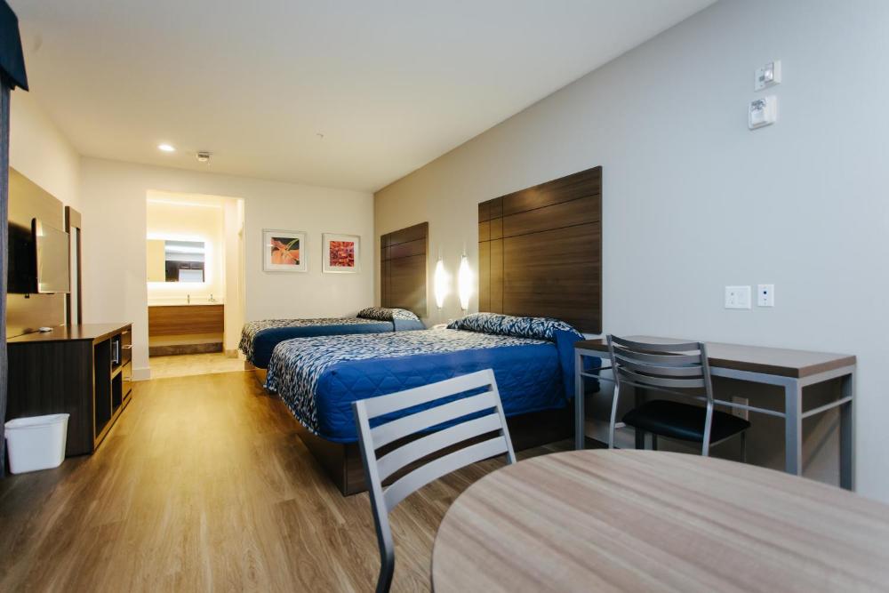Superior Queen Room with Two Queen Beds interior